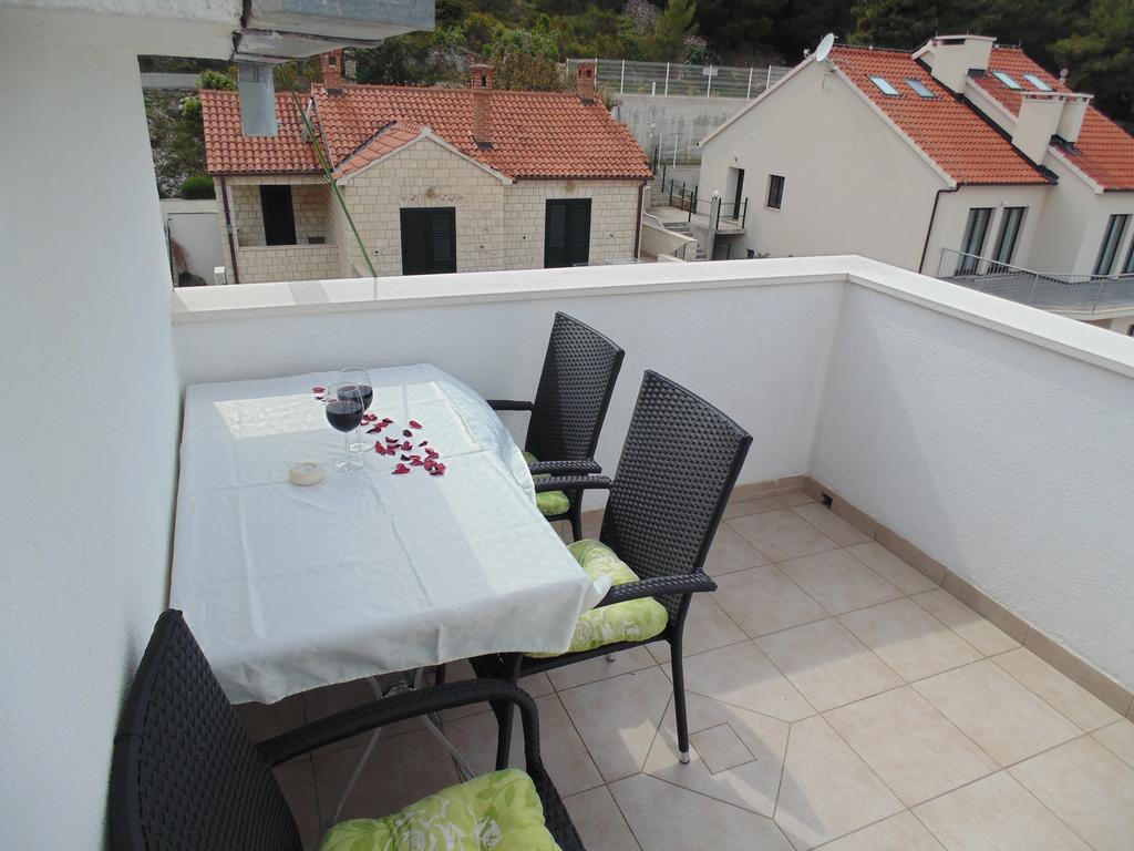 Apartments Postira Brac Exterior foto